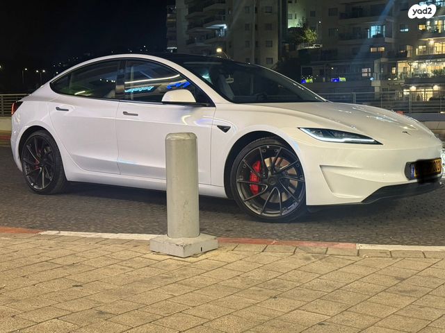 טסלה מודל 3