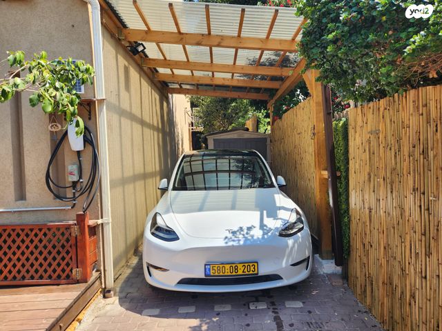 מודעת רכב טסלה מודל Y