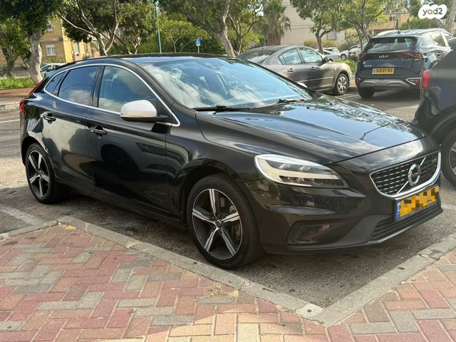 וולוו V40