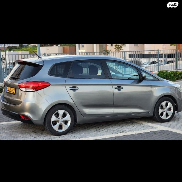 מודעת רכב קיה קארנס