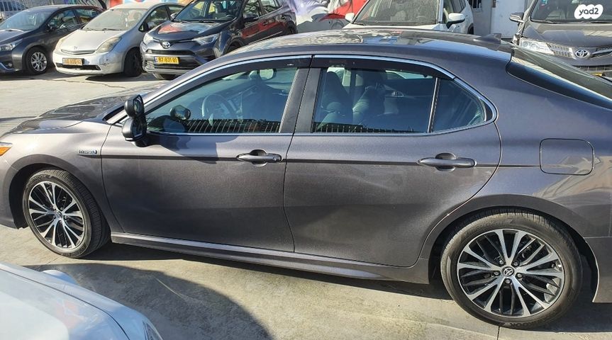 טויוטה קאמרי