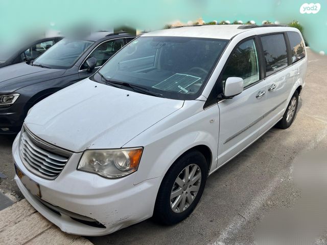 מודעת רכב קרייזלר גראנד וויאג'ר