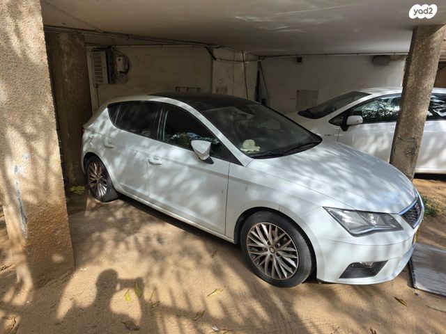 מודעת רכב סיאט לאון