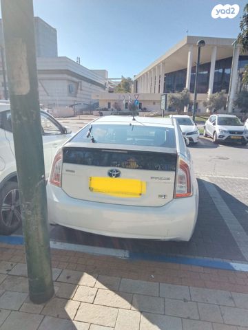 מודעת רכב טויוטה פריוס