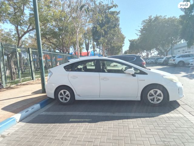 טויוטה פריוס