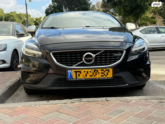 וולוו V40