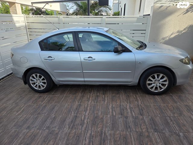 מודעת רכב מאזדה 3