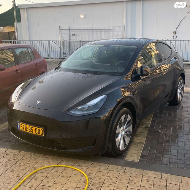 מודעת רכב טסלה מודל Y