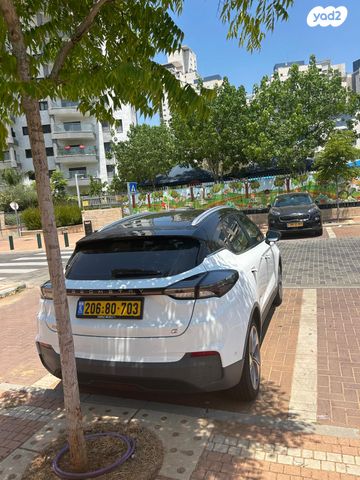 מודעת רכב ג׳ילי Geometry C