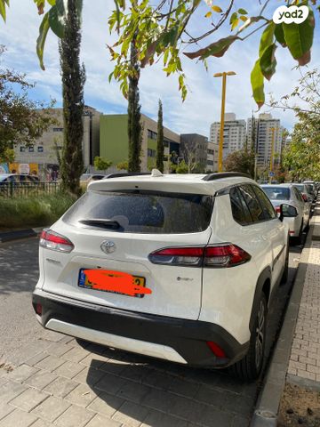 טויוטה קורולה קרוס