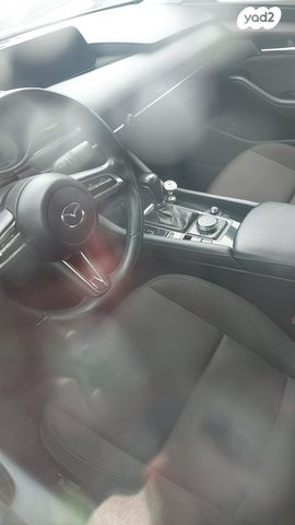 מודעת רכב מאזדה 3