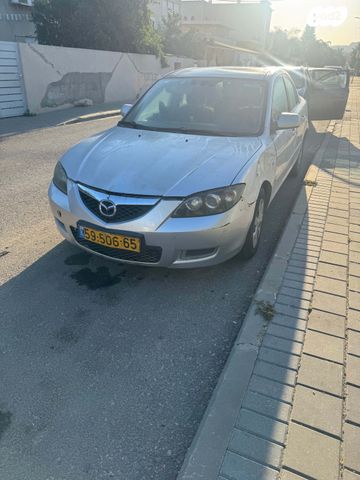 מודעת רכב מאזדה 3