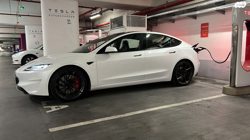טסלה מודל 3