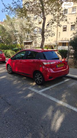 טויוטה יאריס