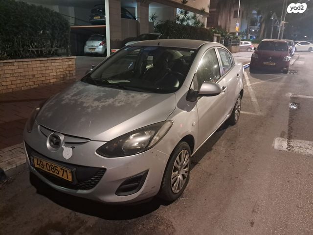 מודעת רכב מאזדה 2