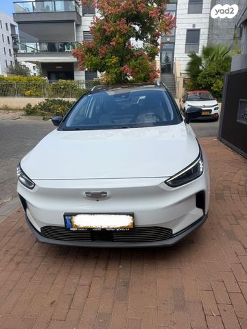 מודעת רכב ג׳ילי Geometry C