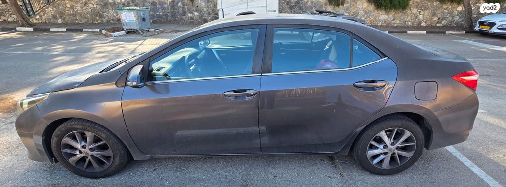 מודעת רכב טויוטה קורולה