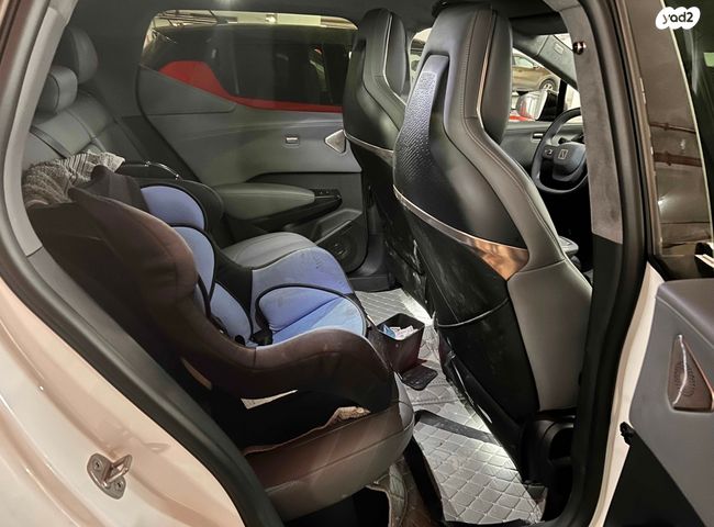 מודעת רכב זיקר X