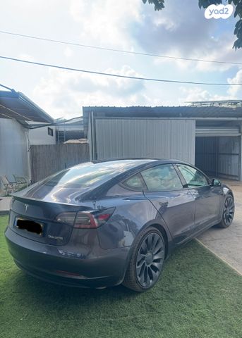 מודעת רכב טסלה מודל 3