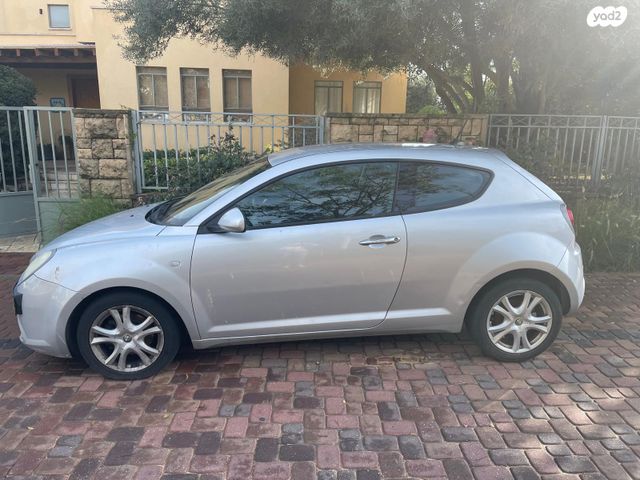 מודעת רכב אלפא רומיאו מיטו