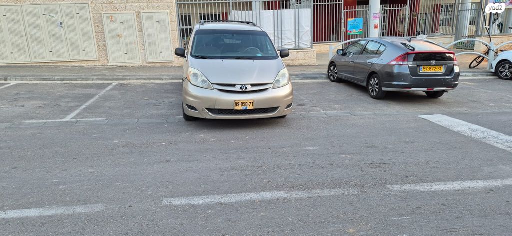 מודעת רכב טויוטה סיינה