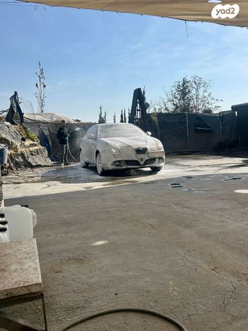 אלפא רומיאו ג'ולייטה