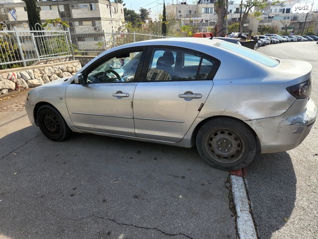 מודעת רכב מאזדה 3