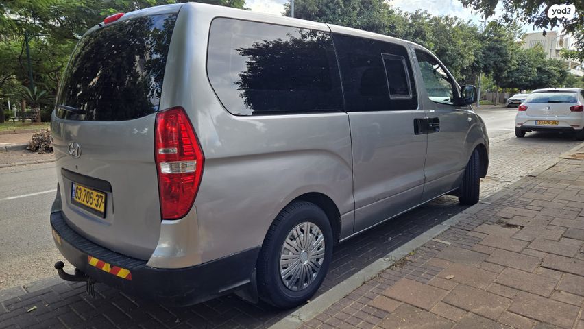 יונדאי H-1 / i800