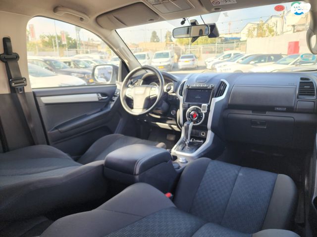 איסוזו די-מקס