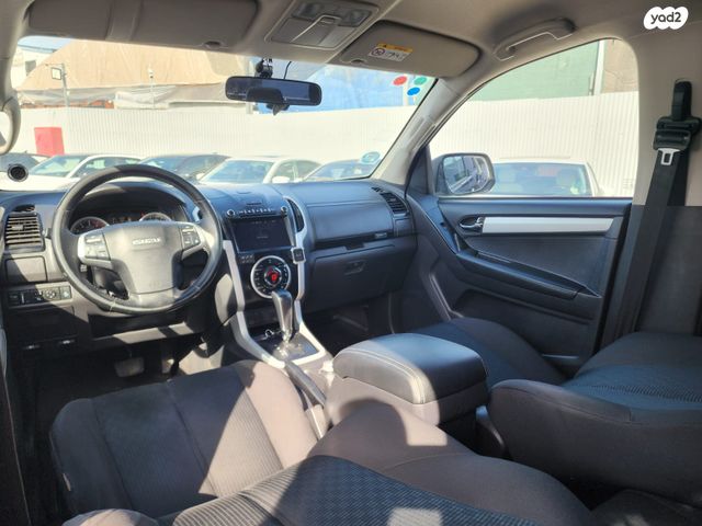 איסוזו די-מקס