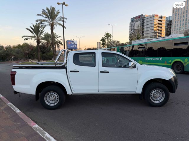 איסוזו די-מקס