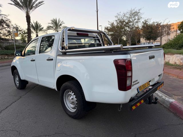 איסוזו די-מקס