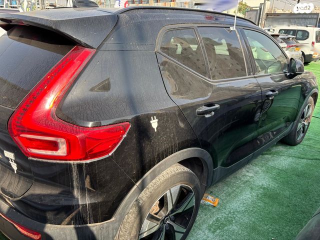 מודעת רכב וולוו XC40 1