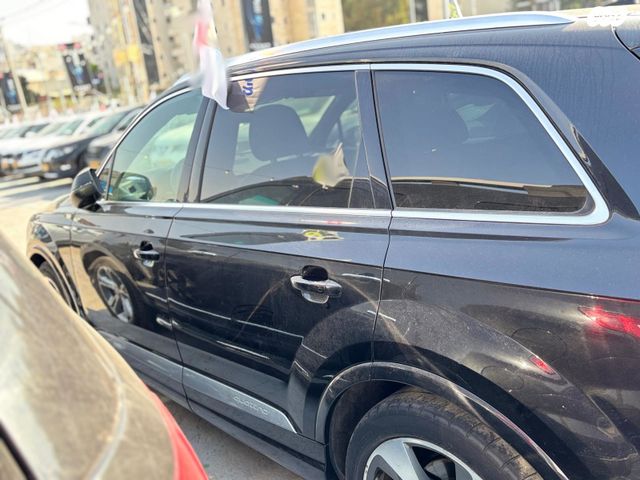 מודעת רכב אאודי Q7 2