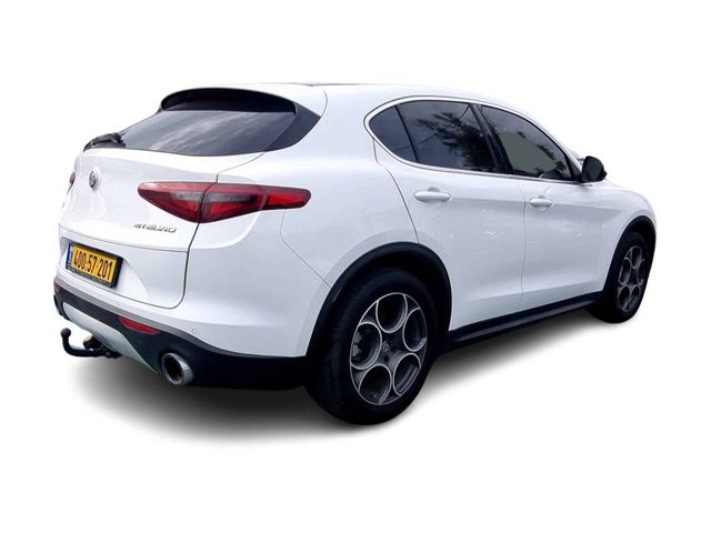 אלפא רומיאו סטלביו