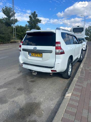 טויוטה לנד קרוזר