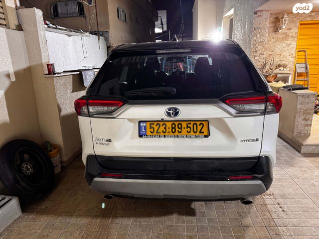 טויוטה RAV4