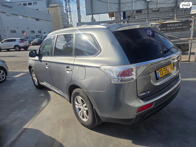 מיצובישי אאוטלנדר