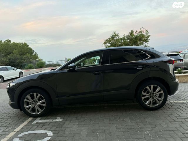 מודעת רכב מאזדה CX-30 1