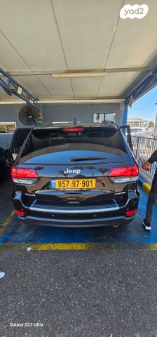 מודעת רכב ג'יפ גרנד צ'ירוקי