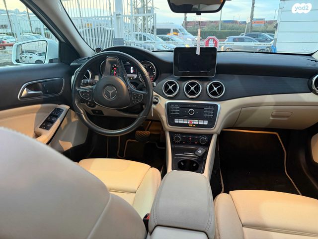 מרצדס-בנץ GLA