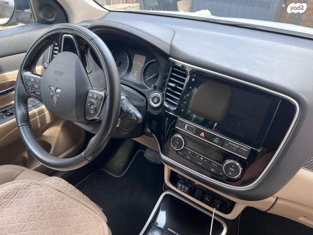 מיצובישי אאוטלנדר