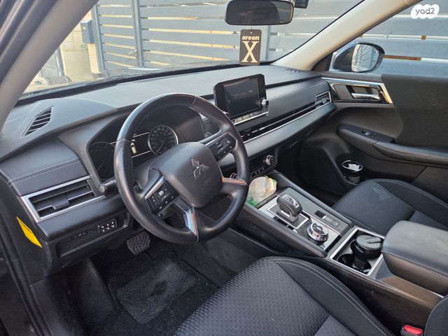 מיצובישי אאוטלנדר