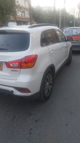 מודעת רכב מיצובישי ASX