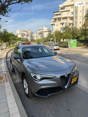 אלפא רומיאו סטלביו