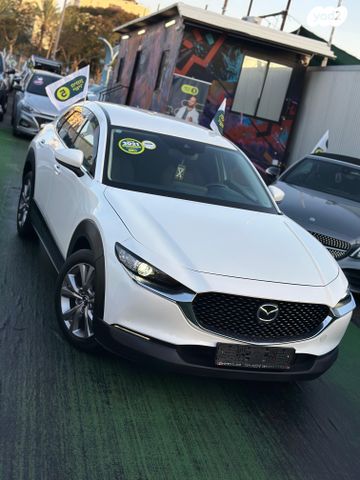מודעת רכב מאזדה CX-30