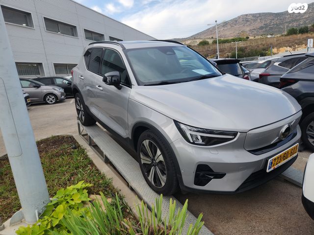 מודעת רכב וולוו XC40