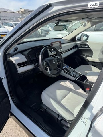 מיצובישי אאוטלנדר