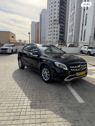 מרצדס-בנץ GLA