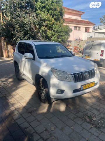 טויוטה לנד קרוזר